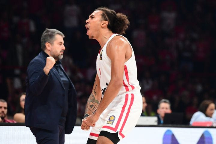 Οι πέντε συνεχόμενοι πόντοι του Γουόρντ που καλεί την κερκίδα να φωνάξει ακόμα πιο δυνατά
