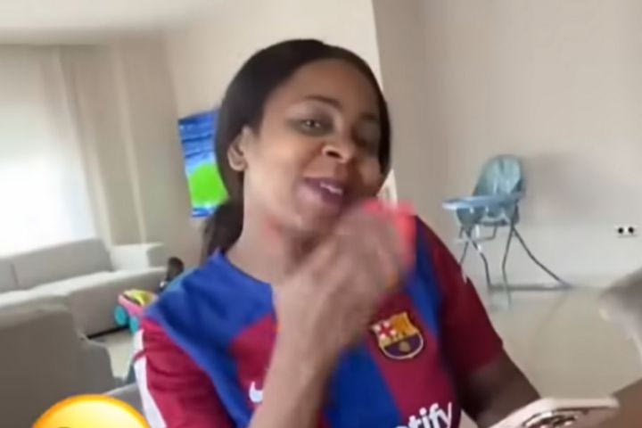 Λαμίν Γιαμάλ: Η μητέρα του χρεώνει 800 ευρώ για μια φωτογραφία στο “Christmas Dinner Gala” του Λονδίνου