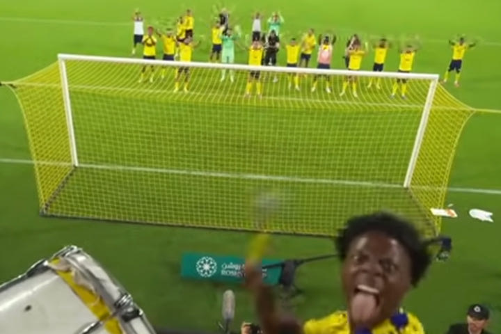 Ο Ρονάλντο “μαθαίνει ντραμς” στον IShowSpeed μετά το 800ό του γκολ