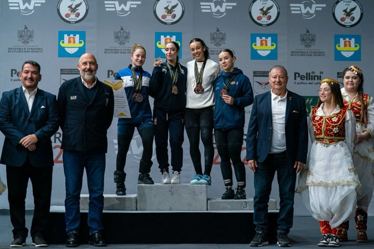 Τέσσερα μετάλλια και εξαιρετικές επιδόσεις για την Ελλάδα στο Ευρωπαϊκό Πρωτάθλημα Άρσης Βαρών Εφήβων-Νεανίδων