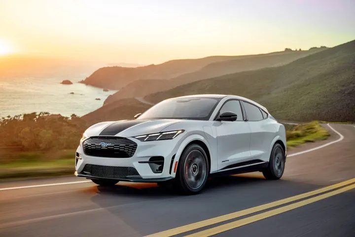 Η απόλυτη Mustang Mach-E είναι η California Special- Το ηλεκτρικό SUV με αναφορές στο μύθο της μάρκας