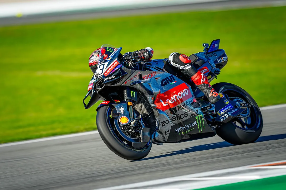 Η Aprilia στην κορυφή των δοκιμών της Βαλένθια, χαρούμενος ο Μπανάια με τη Ducati GP26