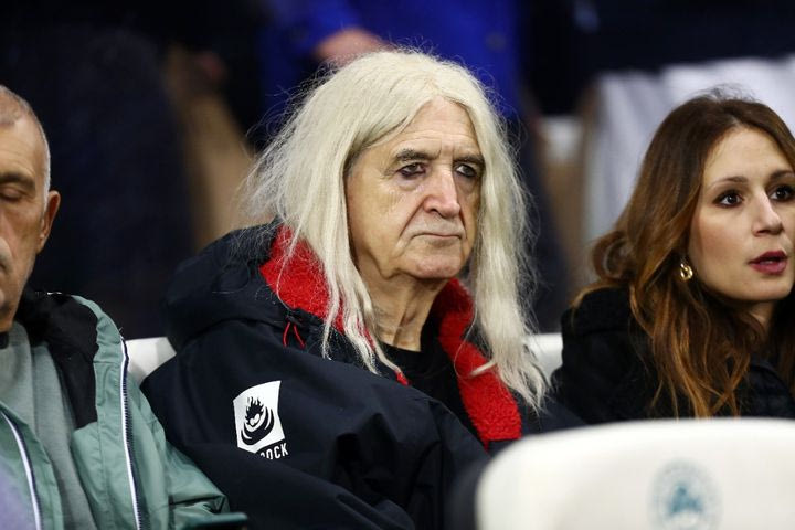 Παρέλαση διάσημων στη Λεωφόρο για το ντέρμπι του Παναθηναϊκού με τον ΠΑΟΚ