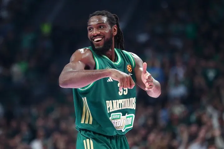 Φαρίντ: “Όλοι μου μιλάνε για το παιχνίδι με τον Ολυμπιακό, μου λένε πως θα τους διαλύσουμε”