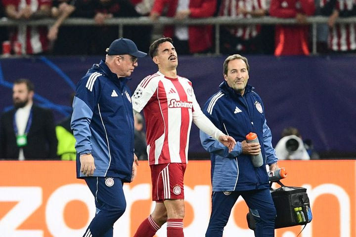 Ολυμπιακός – Αϊντχόφεν: Ο Ντάνι Γκαρθία τραυματίστηκε στο 63′ και έγινε αναγκαστική αλλαγή κόντρα στους Ολλανδούς