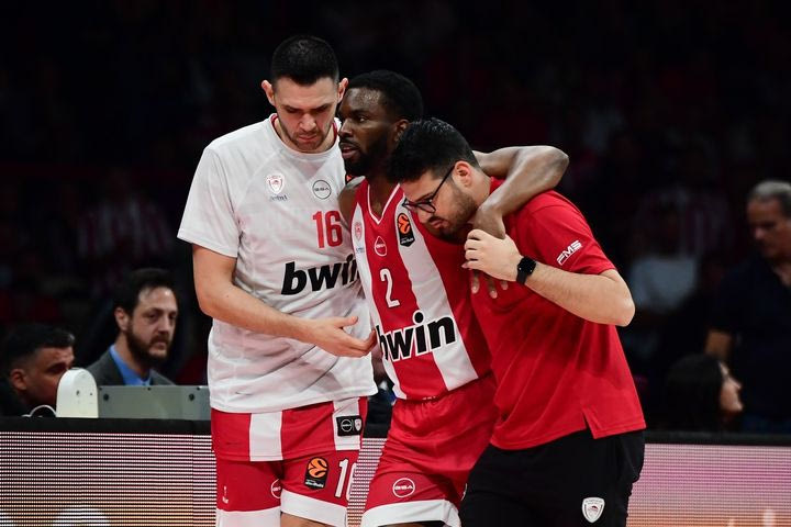 Το απόλυτο σοκ με Έβανς στον Ολυμπιακό: Ρήξη αχίλλειου τένοντα ο Αμερικανός γκαρντ