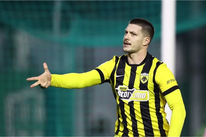 ΑΕΚ: Ο Γιόβιτς πανηγύρισε χαρακτηριστικά το πρώτο του χατ-τρικ με τη φανέλα της Ένωσης