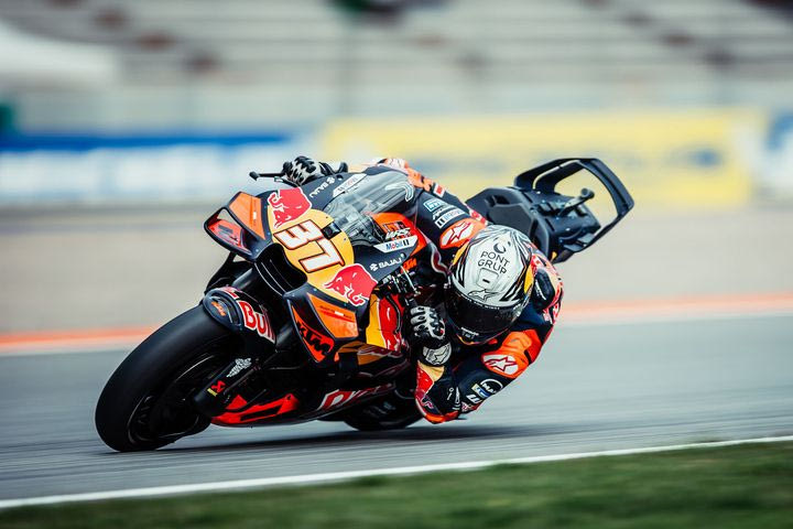 O Ακόστα οριακά ταχύτερος του Μπετζέκι στα χρονομετρημένα της Βαλένθια