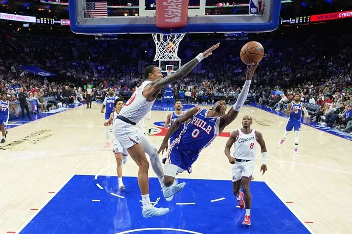 Σίξερς – Κλίπερς 110-108: Ο Μάξεϊ λάμπει, ο Χάρντεν αστοχεί και οι Σίξερς πανηγυρίζουν