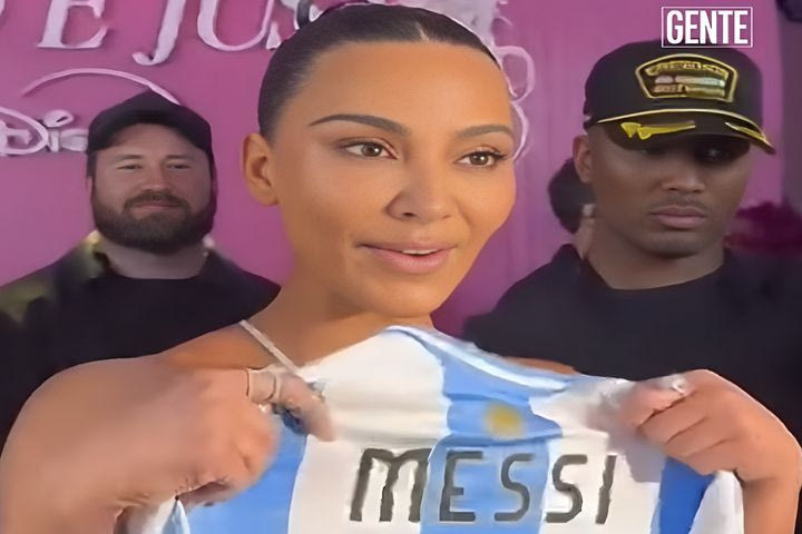 Μέσι: Η Κιμ Καρντάσιαν έφυγε από τη Βραζιλία με φανέλα του Αργεντινού σταρ για να την κάνει δώρο στον γιο της