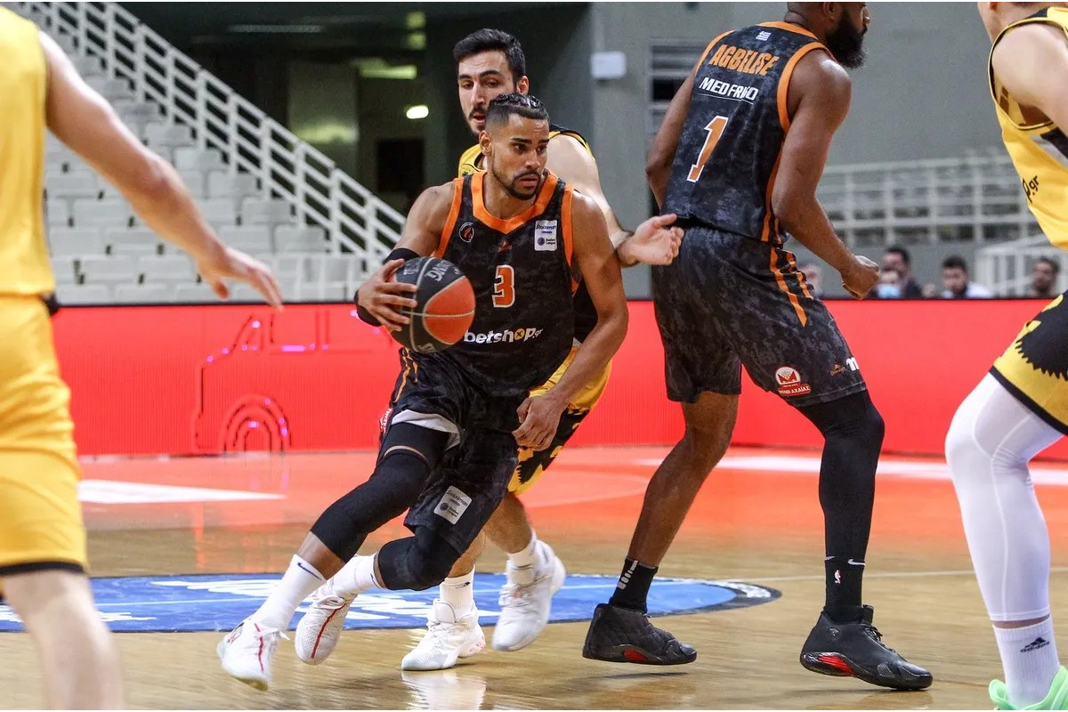 Κλείνει τον Κλαβέλ η ΑΕΚ, σύμφωνα με Ισπανό δημοσιογράφο