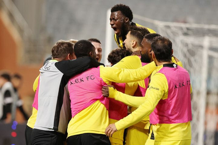 Stoiximan Super League: Η βαθμολογία μετά τη νίκη της ΑΕΚ επί του ΟΦΗ στο Παγκρήτιο