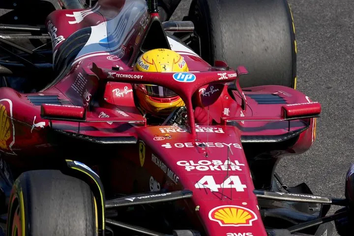 Νέες αμφιβολίες για το μέλλον του Χάμιλτον στη Ferrari, στο “ραντάρ” της Scuderia και οι Ράσελ, Μπέρμαν για το 2027