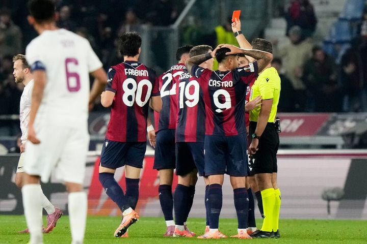 Europa League: Αποβλήθηκαν Μπάρκας και Λυκογιάννης με Ουτρέχτη και Μπολόνια αντίστοιχα