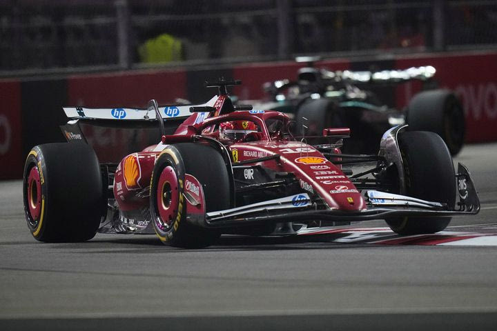 O Λεκλέρ ταχύτερος στο FP1 στο ολισθηρό, ακόμα, σιρκουί του Λας Βέγκας