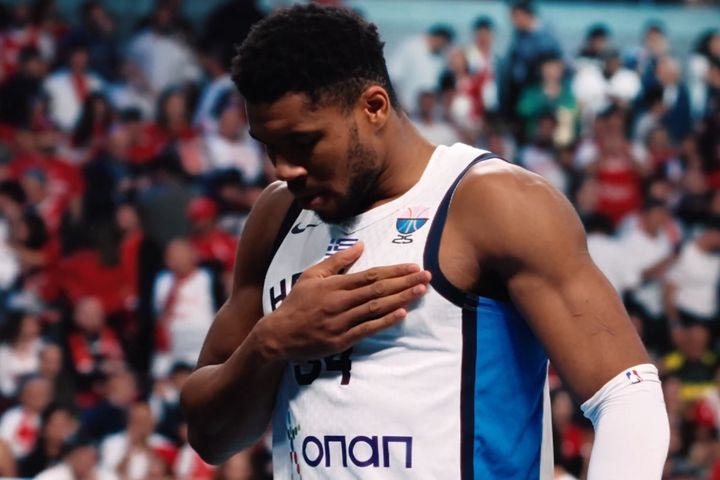 Το EuroBasket “ξαναζωντανεύει”: Η FIBA παρουσιάζει το επίσημο mini-movie από τη διαδρομή του 2025