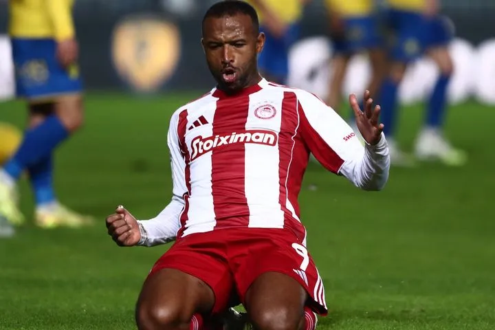 Ολυμπιακός: Ο Ελ Κααμπί και ο Τζολάκης αποδεικνύουν σε κάθε ευκαιρία γιατί αποτελούν “κολόνες” για τον Μεντιλίμπαρ