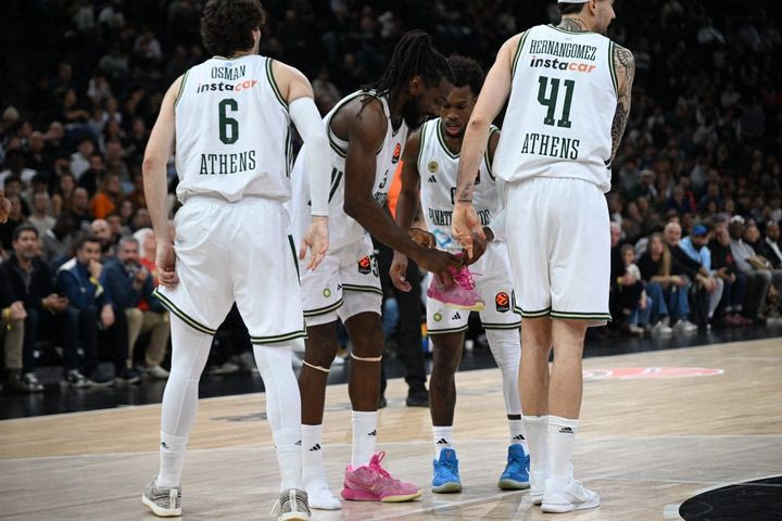 Παναθηναϊκός: Το επικό post του Σορτς για το παπούτσι του Φαρίντ