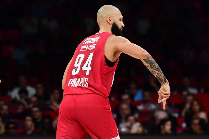 EuroLeague: Το μακρινό τρίποντο του Εβάν Φουρνιέ στο Ολυμπιακός – Παρί
