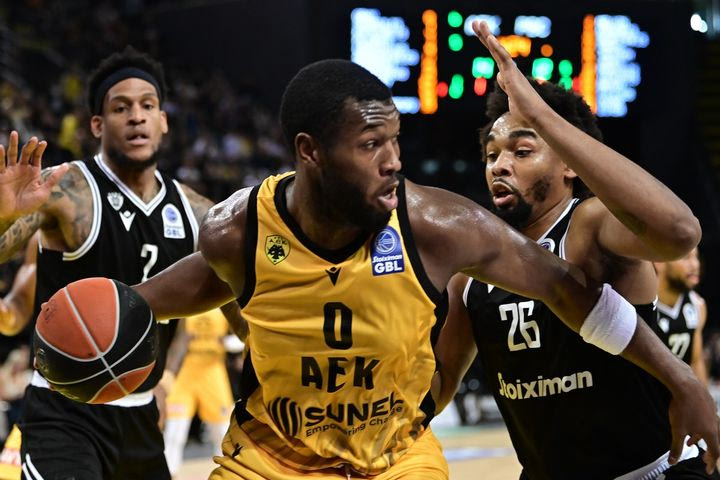 ΑΕΚ: Προσωρινά νοκ άουτ ο Γκρέι που τραυματίστηκε στο κεφάλι