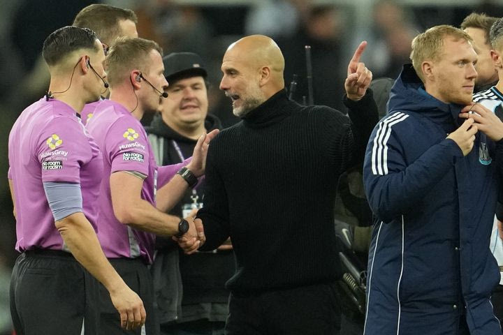 Μάντσεστερ Σίτι: Ο Γκουαρδιόλα έχασε τη ψυχραιμία του και τα έβαλε με έναν κάμεραμαν μετά την ήττα