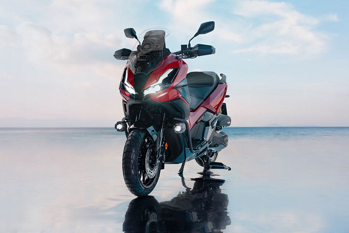 Honda: Χειμερινές προσφορές για τα δημοφιλή scooters ADV350 και PCX125