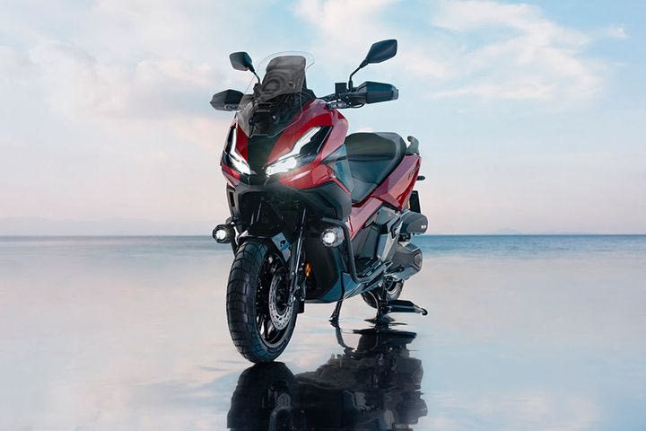 Honda: Χειμερινές προσφορές για τα δημοφιλή scooters ADV350 και PCX125