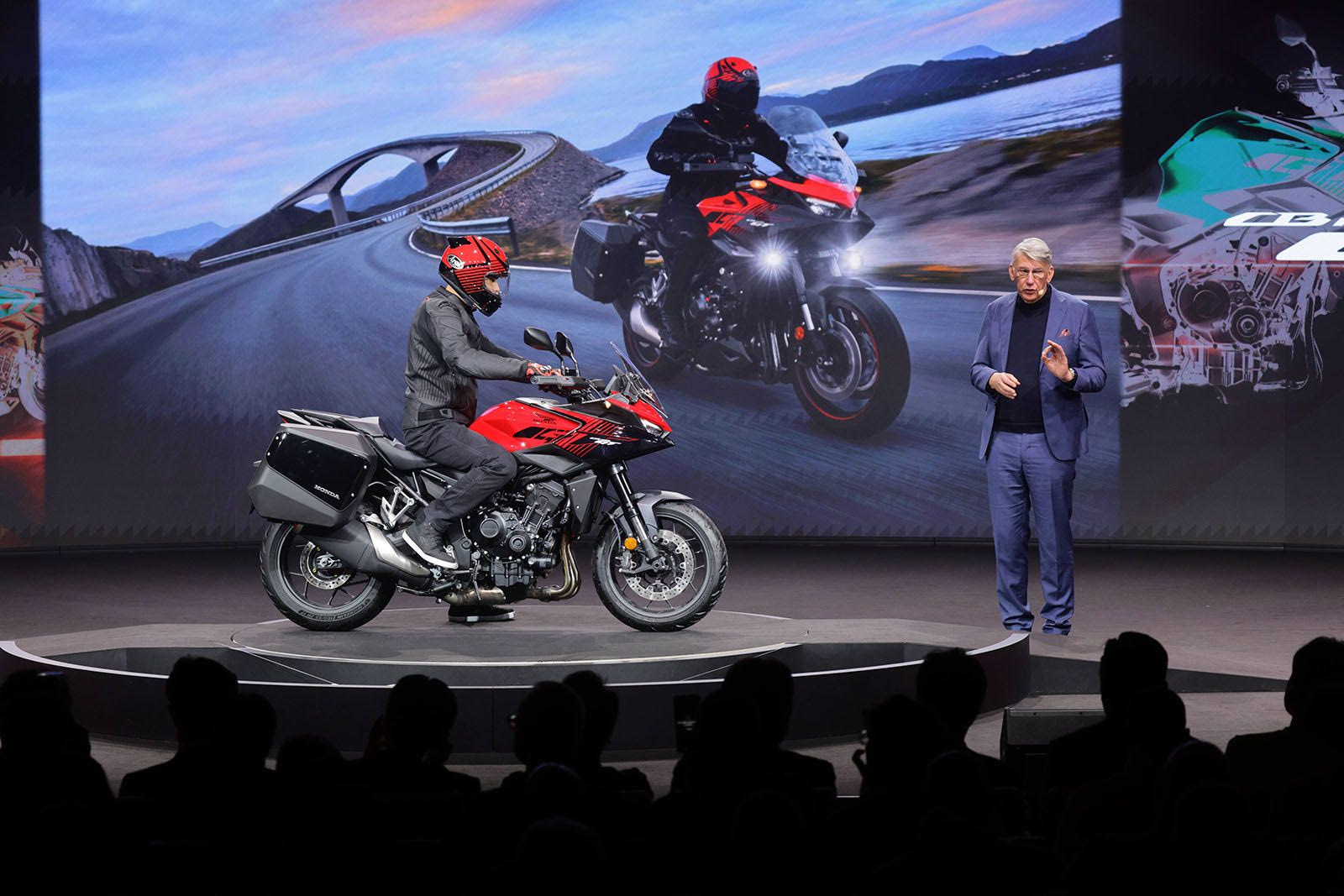 Οι νέες Honda στην EICMA 2025: Από τη CB1000GT στα νέα μοντέλα E-Clutch και την καινοτομική V3R 900 E-Compressor