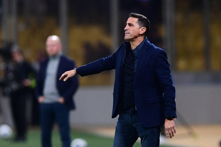 Χιμένεθ: “Υπάρχουν πράγματα που συμβαίνουν στα αποδυτήρια και όσοι είναι εκεί αναρωτιούνται γιατί”