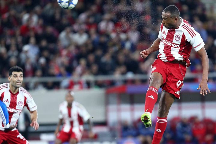 Η κεφαλιά του Ελ Κααμπί μείωσε σε 3-4 για τον Ολυμπιακό