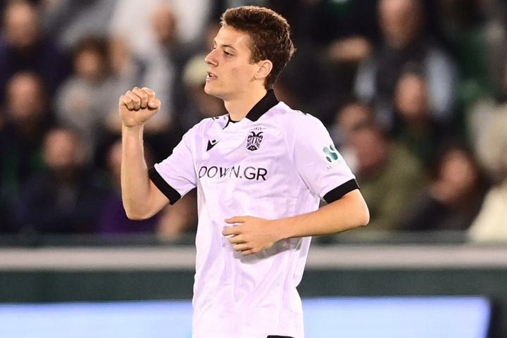 Οπαδοί του ΠΑΟΚ έστειλαν πέντε υπογεγραμμένες φανέλες του Κωνσταντέλια και των υπολοίπων παικτών στην Ανόρθωση για οικονομική ενίσχυση