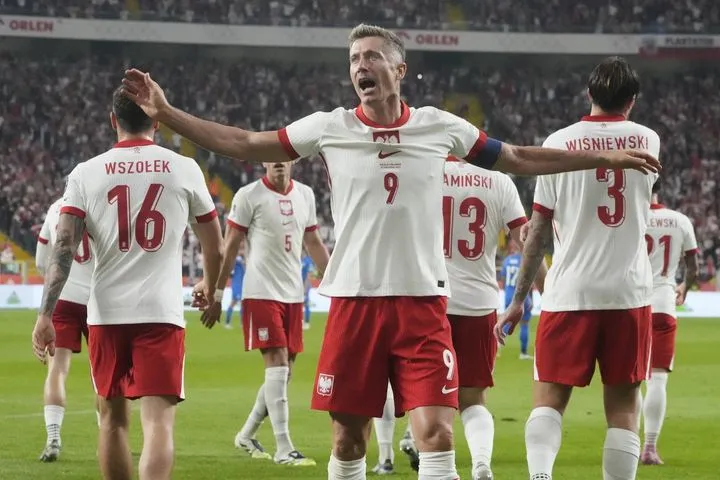 Αθλητικές μεταδόσεις: Πού θα δείτε Πολωνία – Ολλανδία, Λουξεμβούργο – Γερμανία και τα υπόλοιπα ματς στα προκριματικά του Μουντιάλ