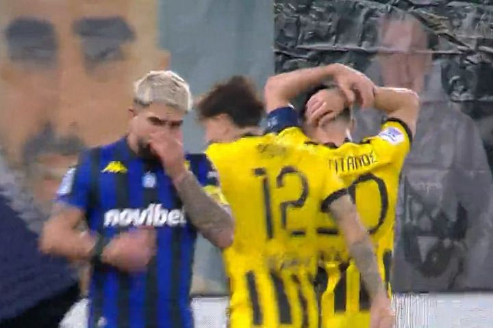 ΑΕΚ – Άρης: Η συγκλονιστική αντίδραση του Μόντσου και του Μάνταλου μόλις διαπίστωσαν τη ζημιά του Αλφαρέλα