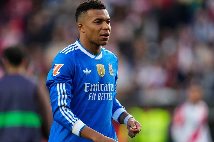 Ο Εμπαπέ πήγε για πάντελ στο Ντουμπάι και δεν επέστρεψε άμεσα στη Μαδρίτη για το πρόβλημα στον αστράγαλό του