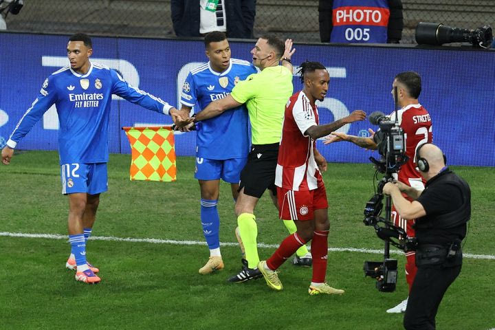 Εμπαπέ: “Ο Ολυμπιακός στο τέλος μας πίεσε, το φινάλε ήταν δραματικό”