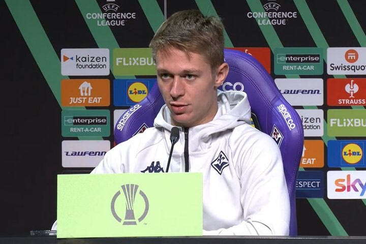 Νικολούσι: “Η ΑΕΚ δουλεύει σκληρά στην άμυνα αλλά δεν φοβάται να παίξει ποδόσφαιρο”