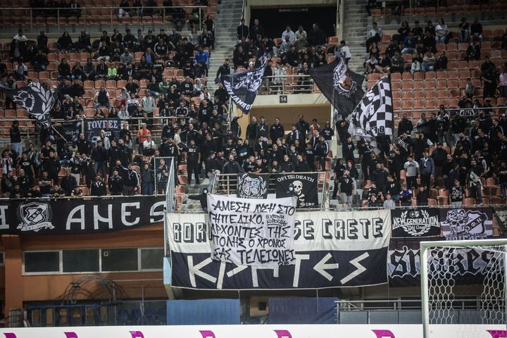 ΟΦΗ: Αποδοκιμασίες στους παίκτες από οπαδούς, κατά την επιστροφή της ομάδας από την Τρίπολη