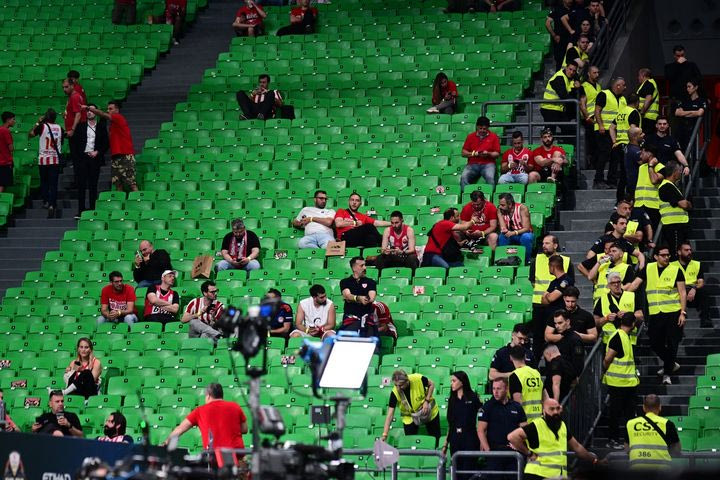 Αποκλειστικές εικόνες από T-Center, Νέο Φάληρο και το ξενοδοχείο του Ολυμπιακού πριν τη μεγάλη μάχη με τη Ρεάλ