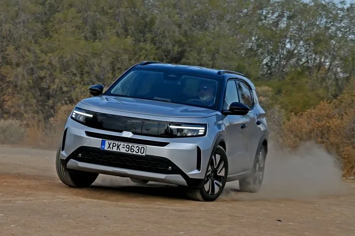 Δοκιμάζουμε το υβριδικό Opel Frontera, που αναγεννήθηκε σε ένα πρακτικό οικογενειακό SUV με εξαίρετη τιμή