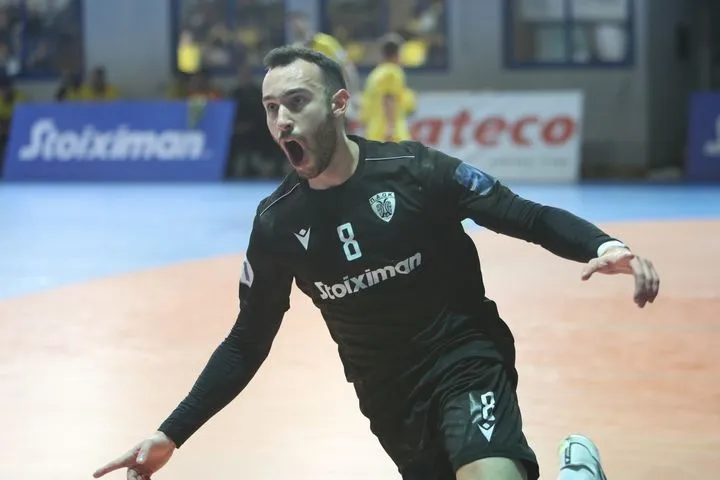 ΠΑΟΚ – ΑΕΚ 29-27: Οι ασπρόμαυροι έσπασαν το αήττητο της Ένωσης και έβαλαν φωτιά στην κορυφή