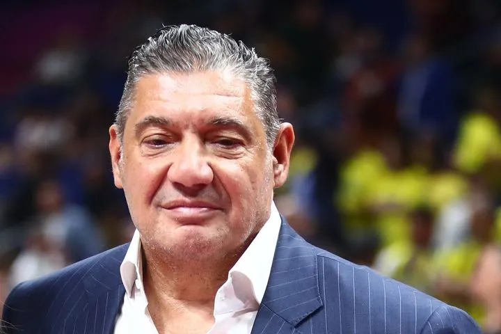 Η ατάκα του Ραζνάτοβιτς για το ξέσπασμα Ομπράντοβιτς κατά των παικτών που ασχολούνται με τα κινητά τους