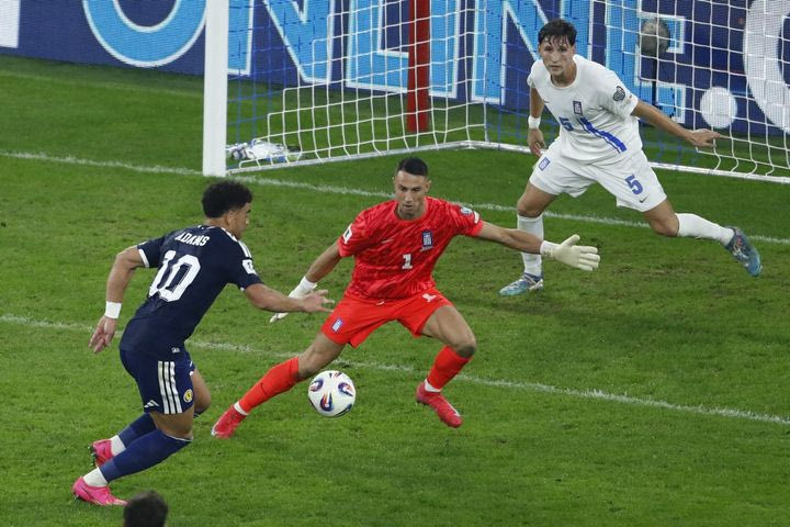 Η Σκωτία με δύο γκολ σε έξι λεπτά πάγωσε το Καραϊσκάκης