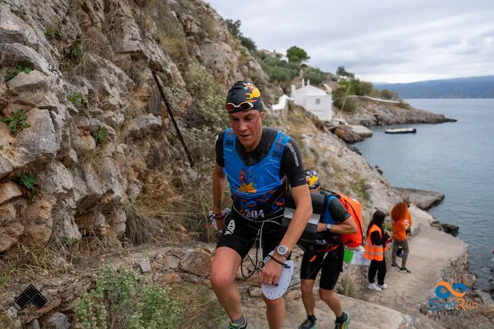 SwimRun Hellas Hydra: Με εντυπωσιακές εικόνες και συμμετοχές από όλο τον κόσμο