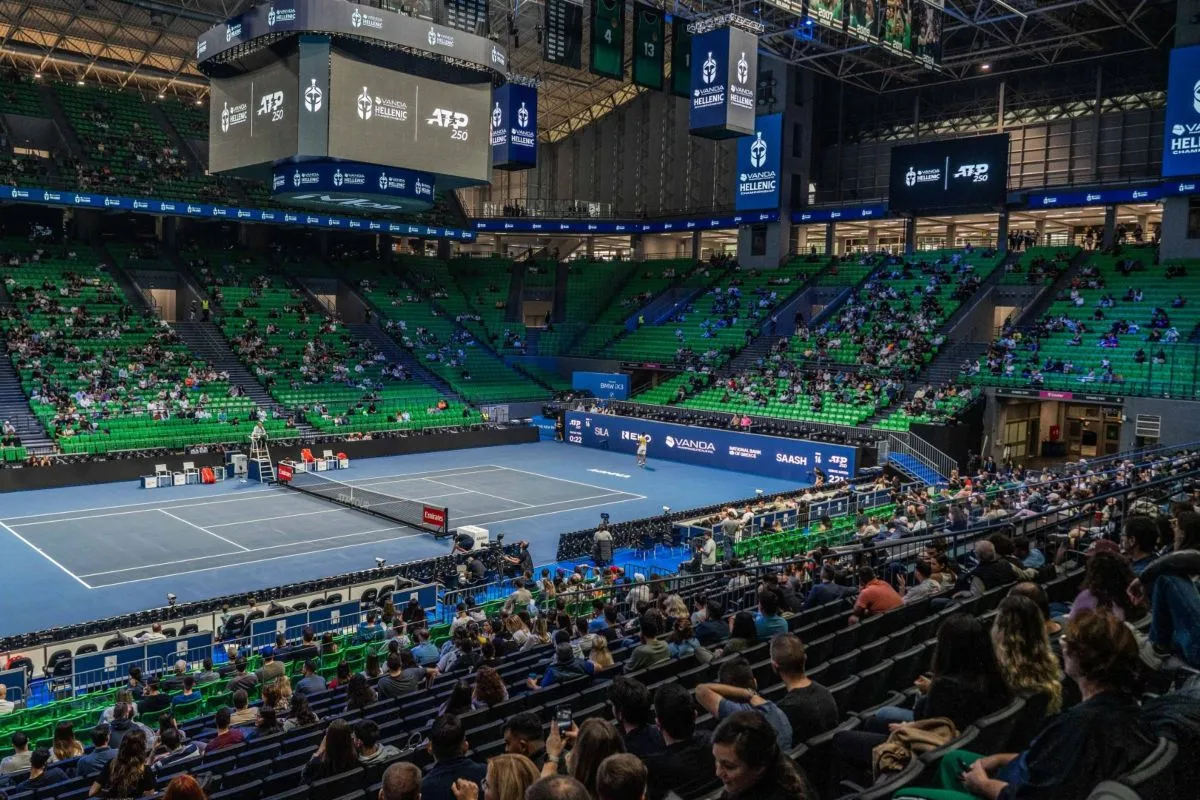 Το τρομερό timelapse video της μεταμόρφωσης του TELEKOM CENTER Athens σε γήπεδο τένις