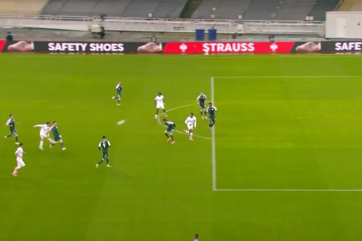 Ασύλληπτο σουτ του Κιτεϊσβίλι από τα 30 μέτρα, άφησε άγαλμα τον Ντραγκόβσκι και ισοφάρισε για τη Στουρμ Γκρατς