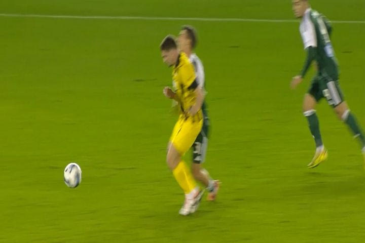 Παναθηναϊκός – ΑΕΚ: Αποβλήθηκε ο Μαρίν με δεύτερη κίτρινη, με 10 παίκτες και η Ένωση από το 85′