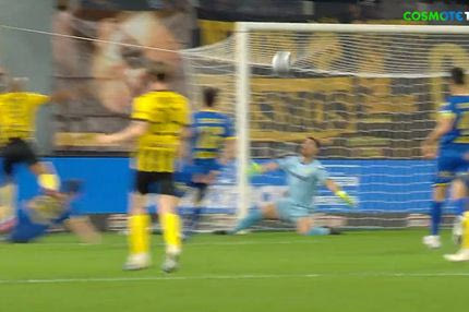 Το δοκάρι της ΑΕΚ με τον Ζοάο Μάριο στο 50′