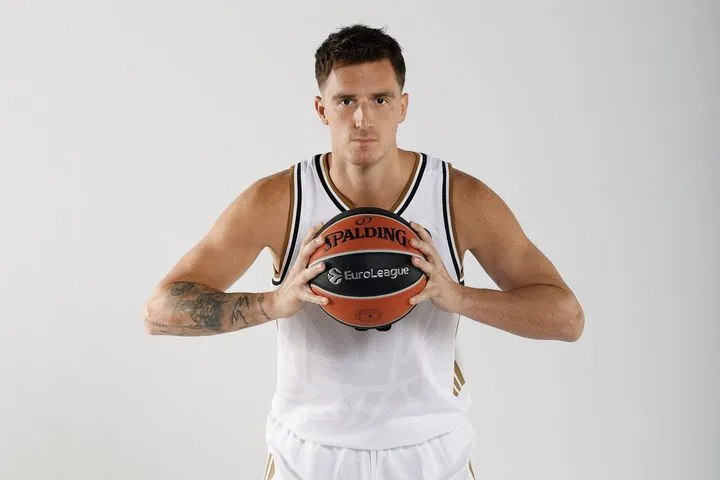 Άρης Betsson για Άντζουσιτς: Ολοταχώς για νέο “χτύπημα” οι κιτρινόμαυροι