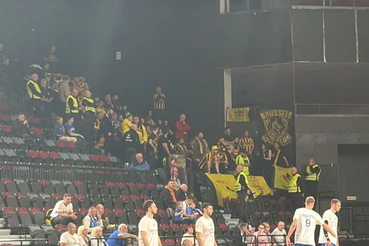 Άρης Betsson: Τα πρώτα συνθήματα έξω από την “Svyturio Arena” στη Λιθουανία