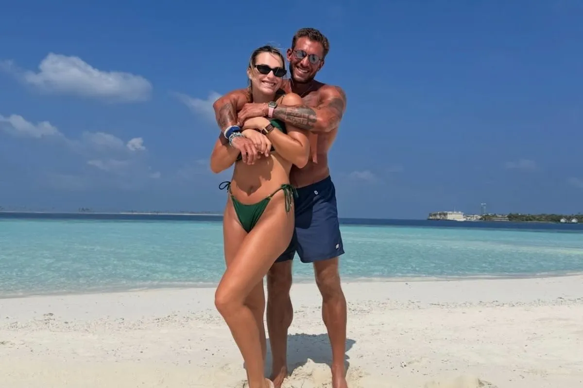 Αρίνα Σαμπαλένκα: Πιο ερωτευμένη από ποτέ, μοιράστηκε ανέμελες στιγμές απο τις διακοπές της στις Μαλδίβες με τον σύντροφό της Γιώργο Φραγκούλη